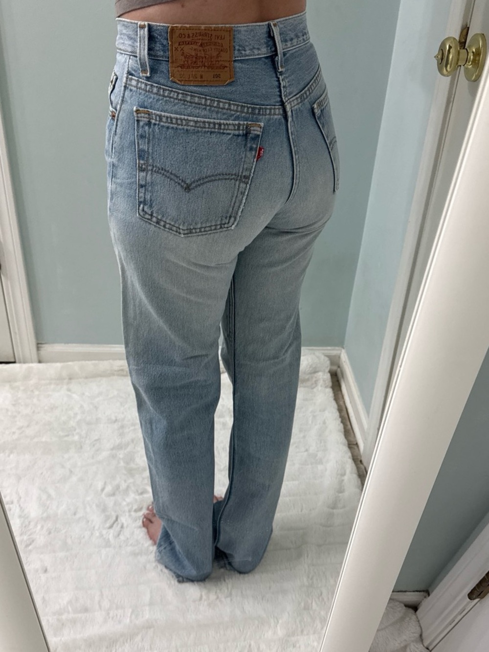 Vintage Levis 501 Jeans Faded Blue Wash Size 26 - Picture 6 of 9